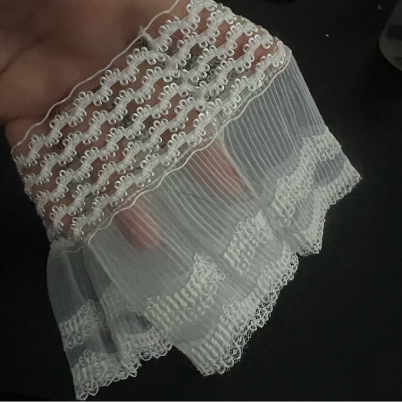 🎀 Ruffle Cuffs 🎀 - Picture 4 of 6